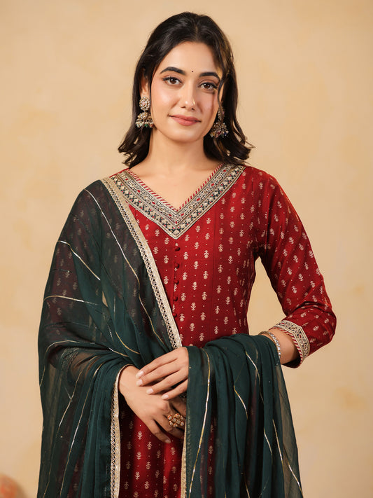 Span Burgundy V Neck Silk  Kurta Set with Dupatta