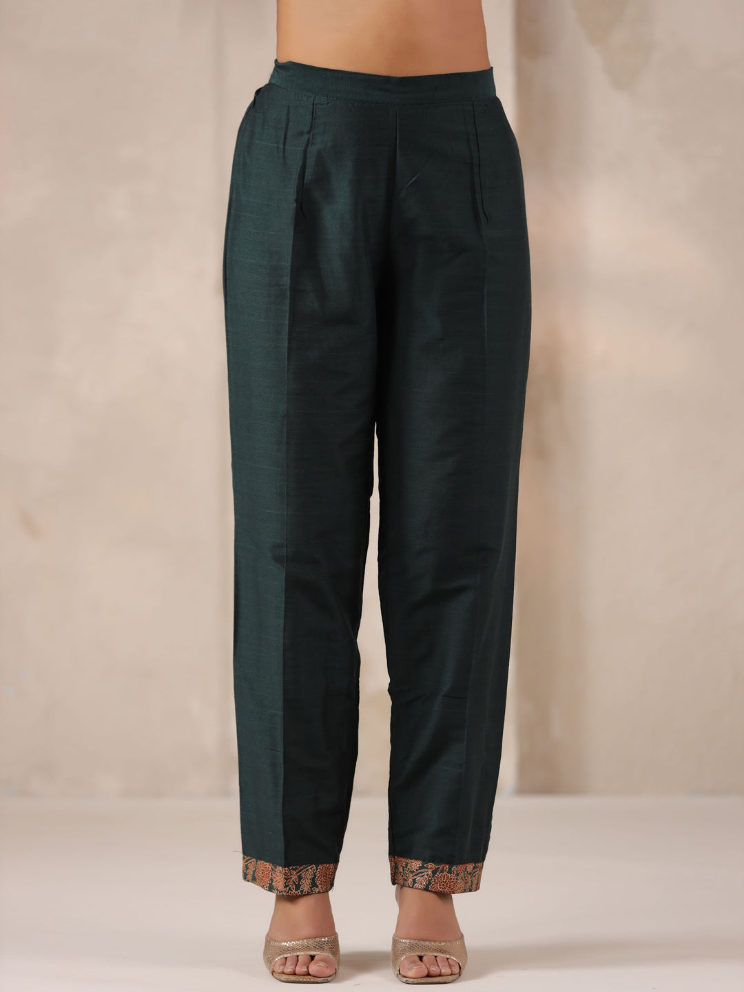 Span Green V Neck Silk Kurta Set with Dupatta