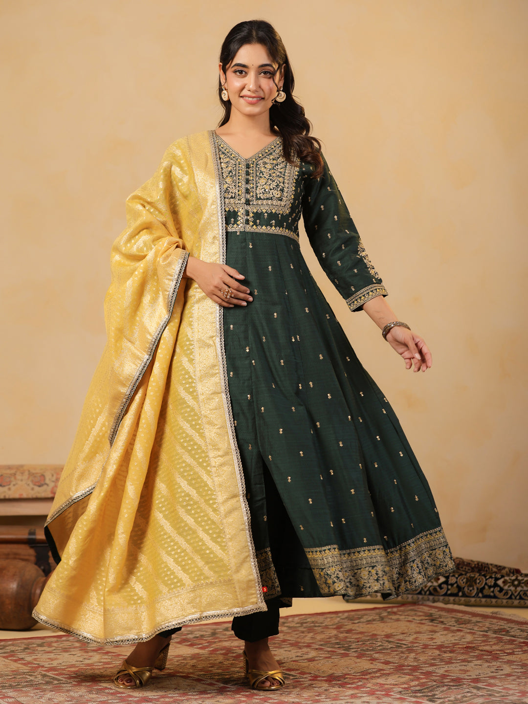 Span Green V Neck Viscose Kurta Set with Dupatta
