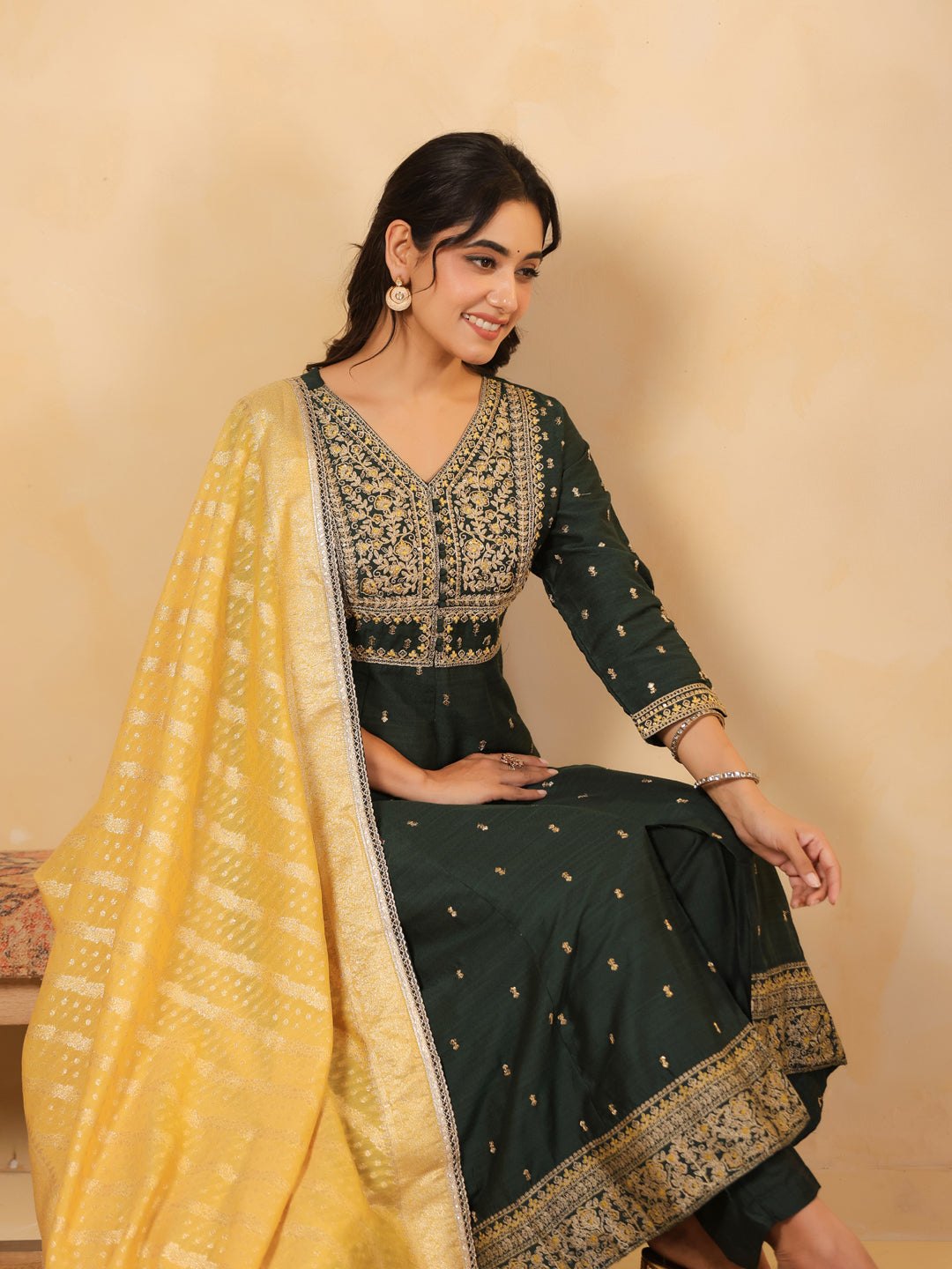 Span Green V Neck Viscose Kurta Set with Dupatta