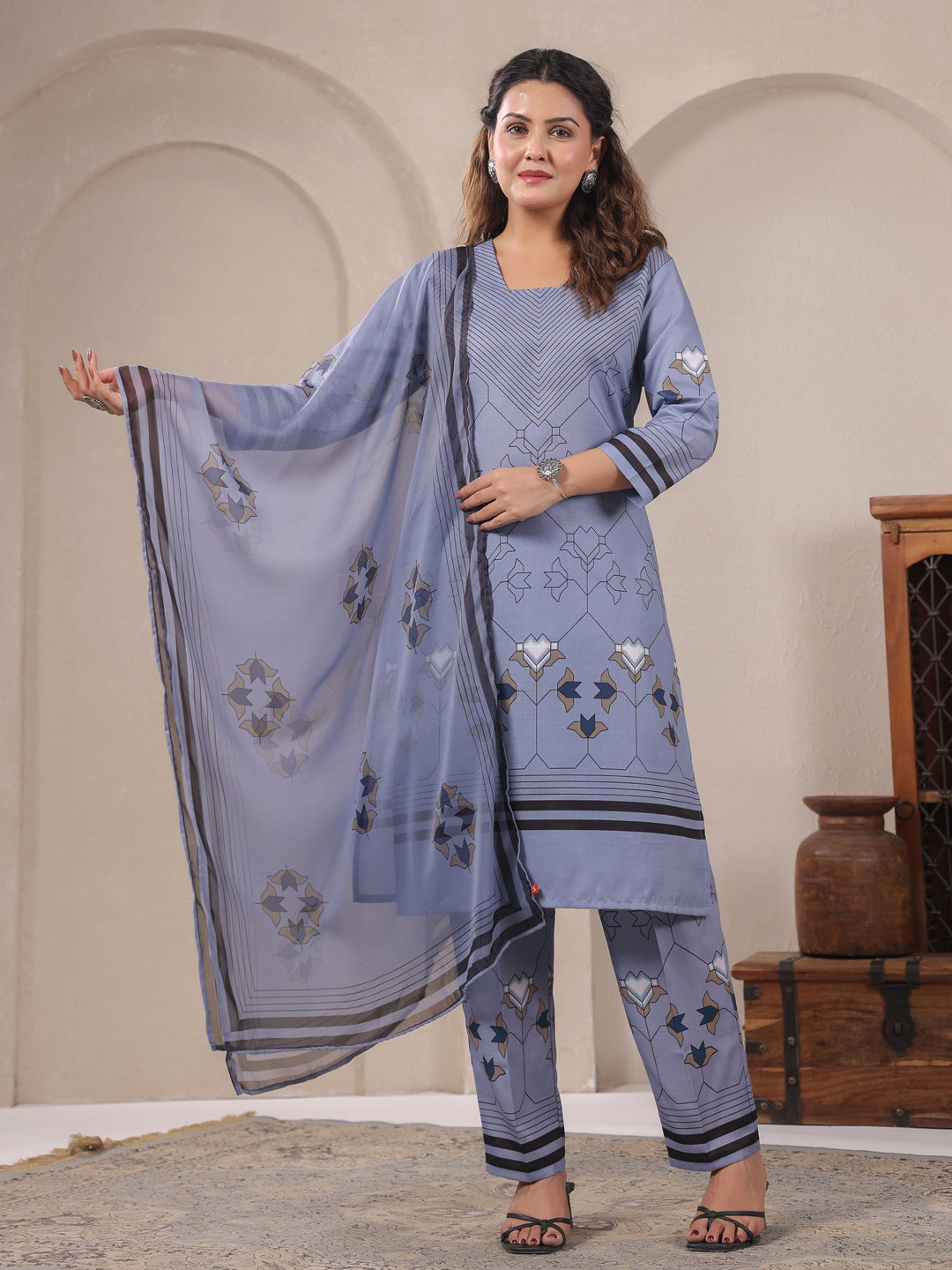 Span Grey Square Neck Cotton Kurta Set with Dupatta