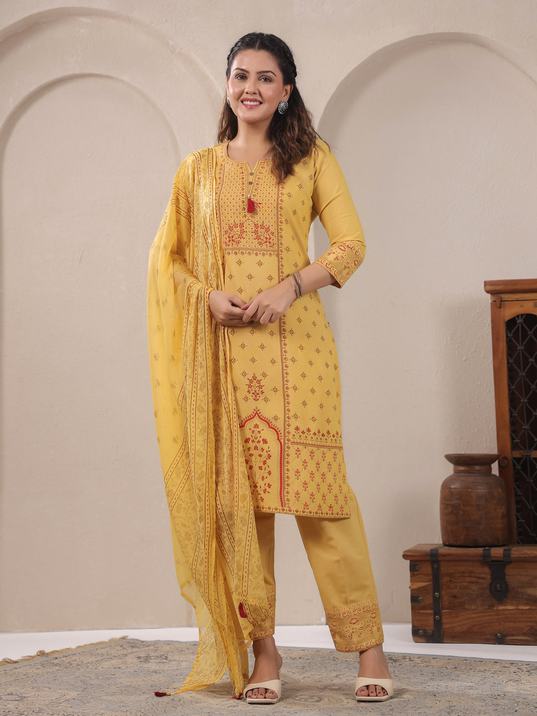 Span Yellow Key Hole Neck Kurta Set with Dupatta