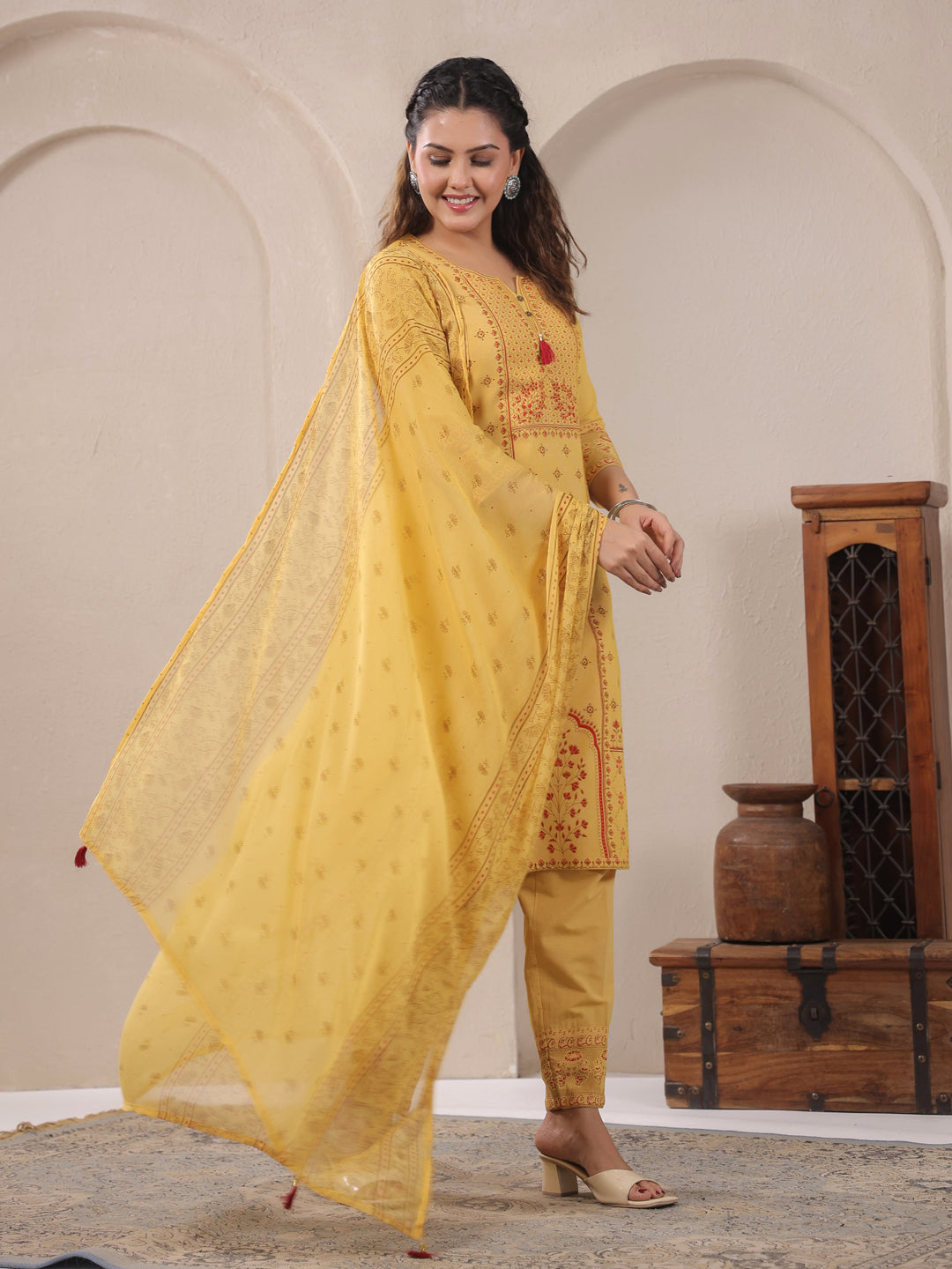 Span Yellow Key Hole Neck Kurta Set with Dupatta