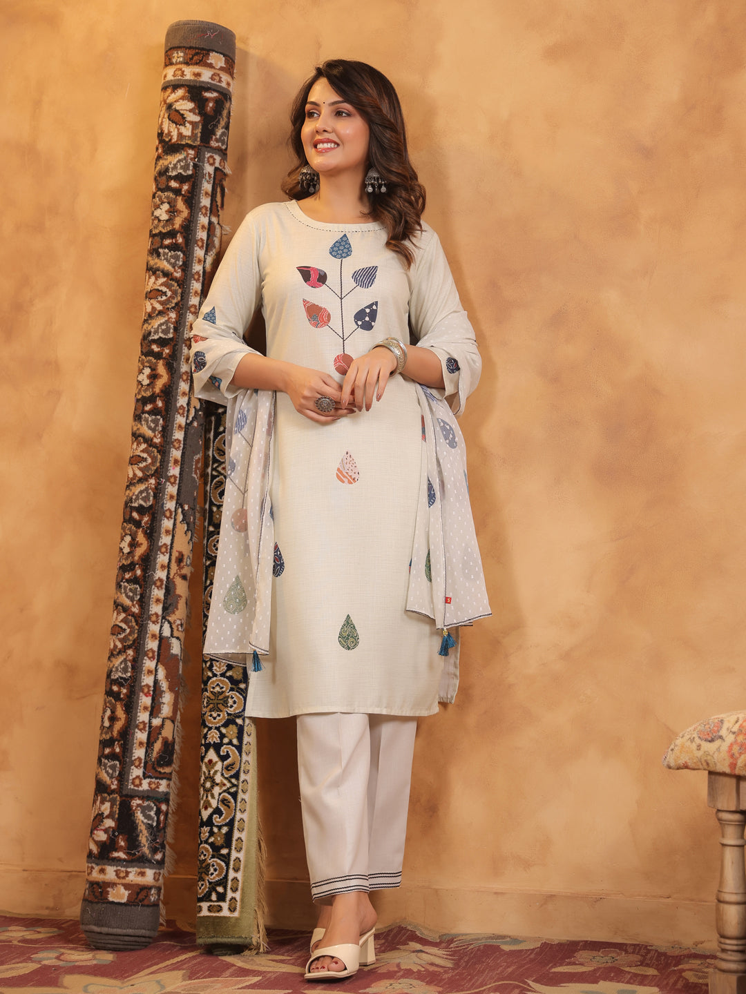 Span Ivory Round Neck Cotton Kurta Set with Dupatta