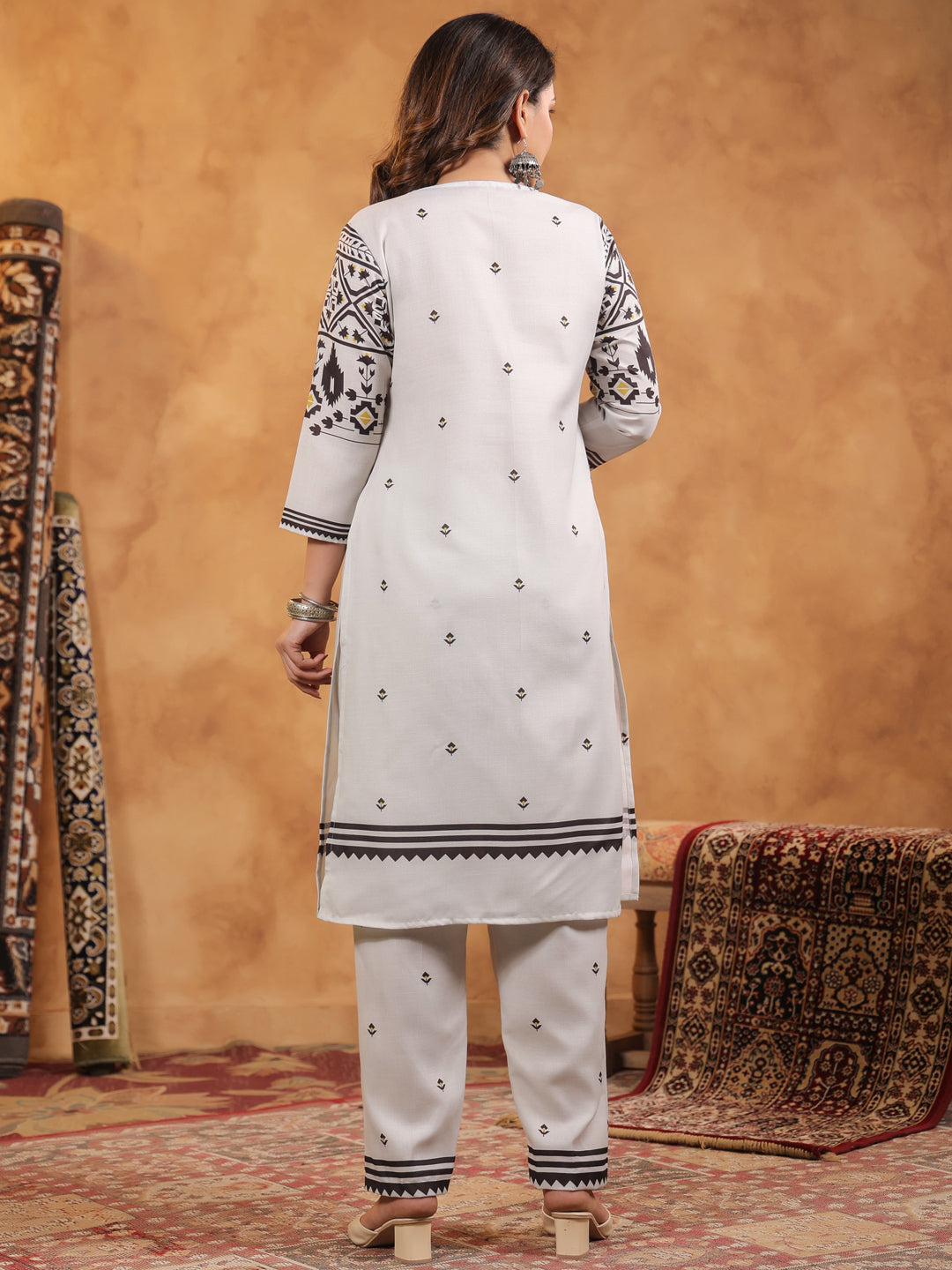 Span Grey V Neck Cotton Kurta Set with Dupatta