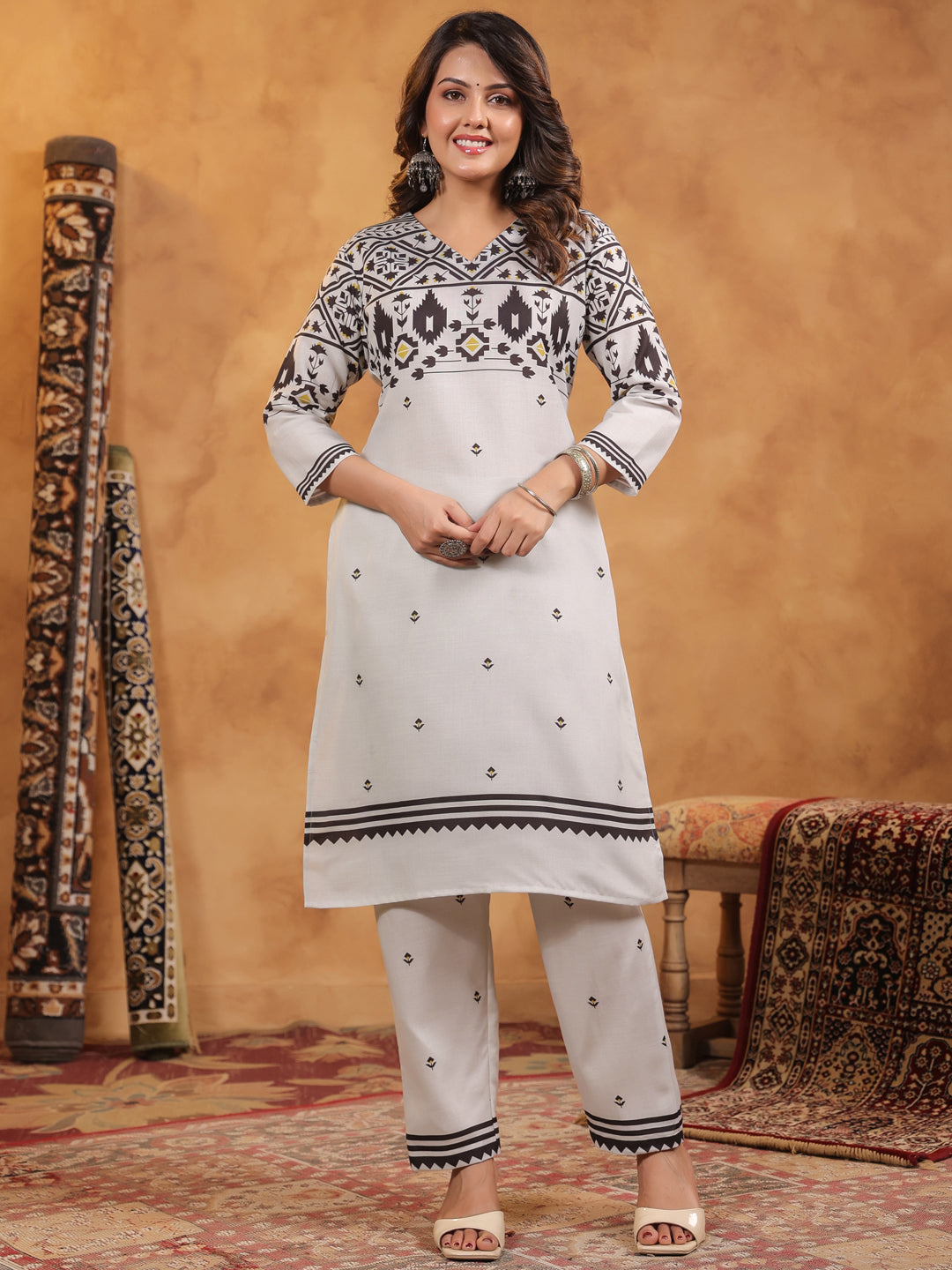 Span Grey V Neck Cotton Kurta Set with Dupatta