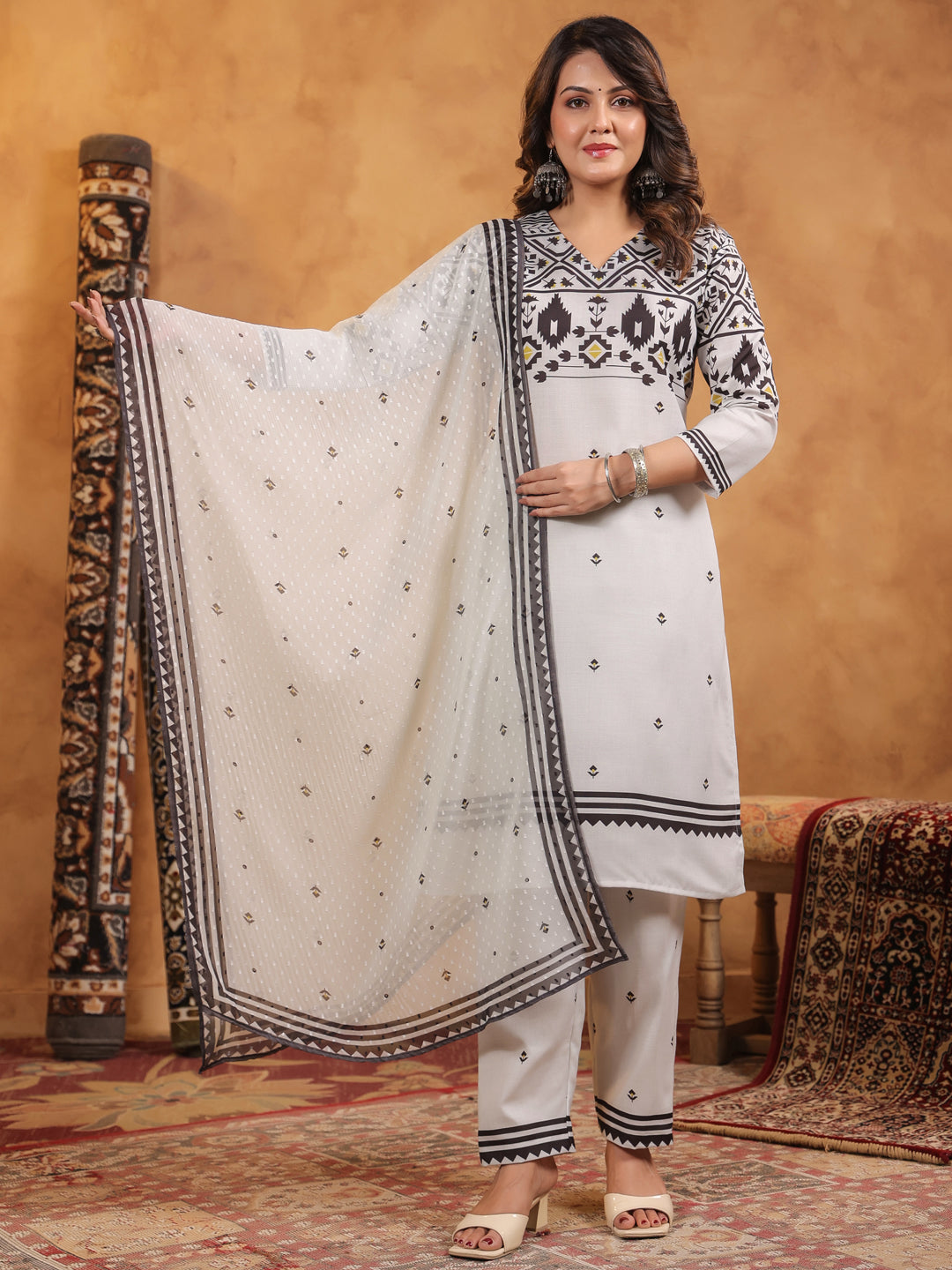 Span Grey V Neck Cotton Kurta Set with Dupatta