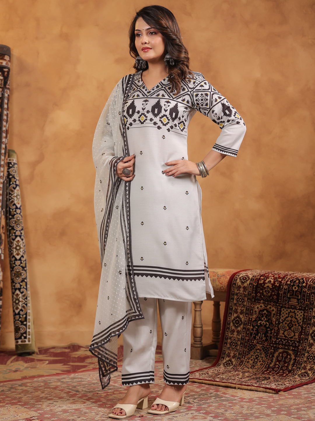 Span Grey V Neck Cotton Kurta Set with Dupatta