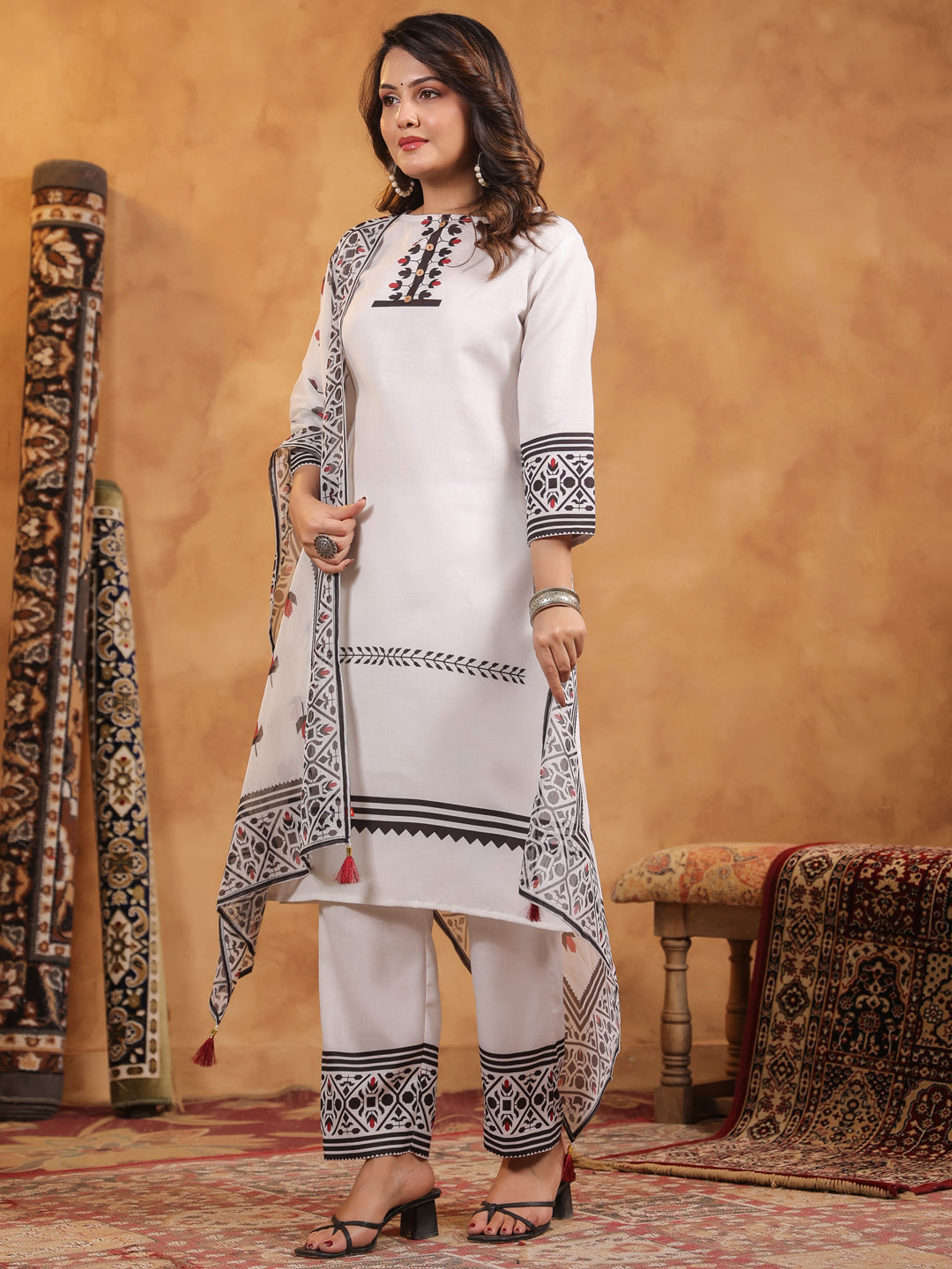 Span White Round Neck Cotton Kurta Set with Dupatta