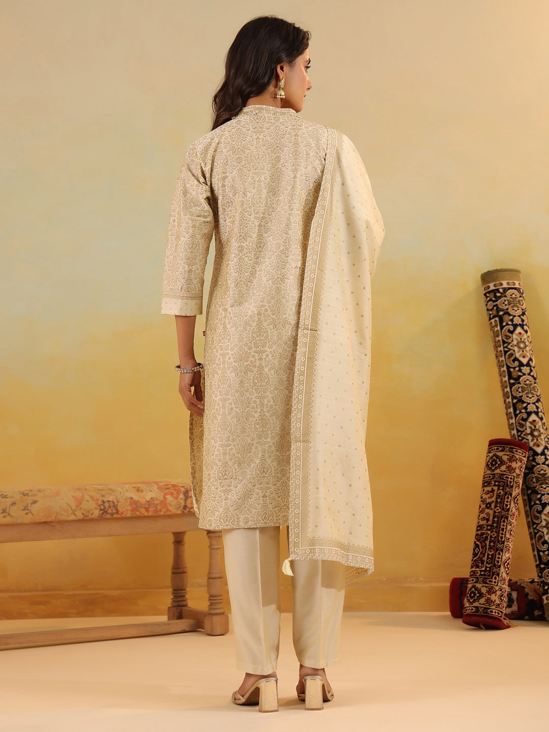 Span Ivory V Neck Silk Kurta
