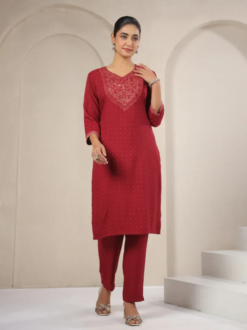 Span Burgundy V-Neck Rayon Kurta