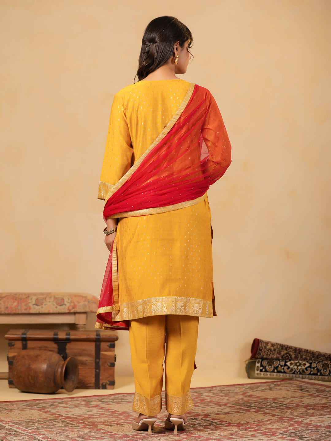 Span Yellow Round Neck Silk Cord Set