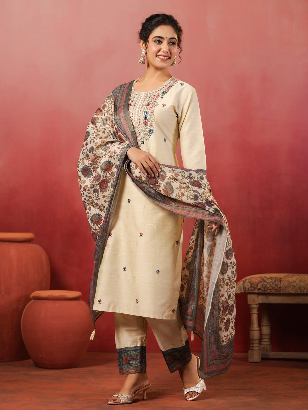 Span Ivory Round Neck Silk Kurta Set with Dupatta
