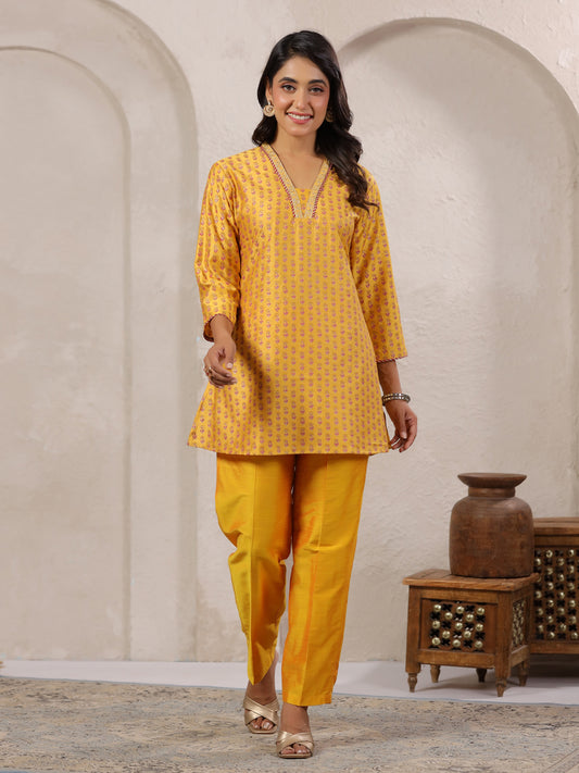 Span Yellow V Neck Viscose Short Kurta