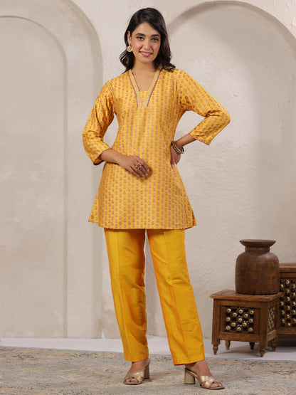 Span Yellow V Neck Viscose Short Kurta