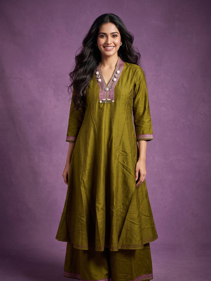 Green High V Neck Slik Kurta Set