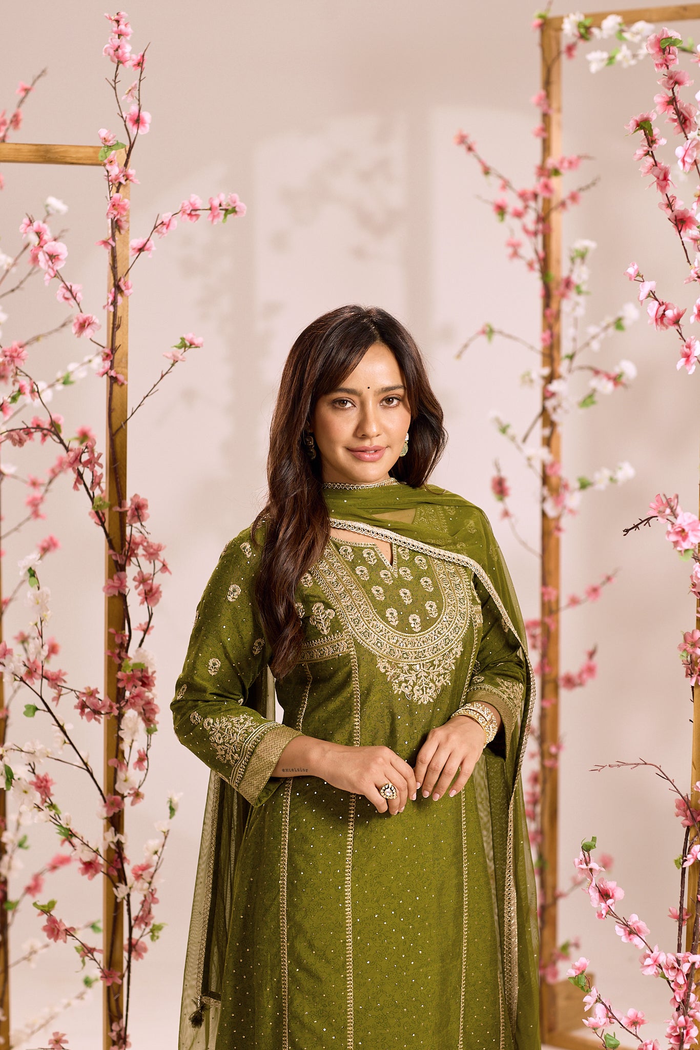 Span Green Round Neck Silk Kurta Set with Dupatta