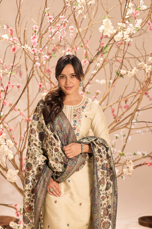 Span Ivory Round Neck Silk Kurta Set with Dupatta