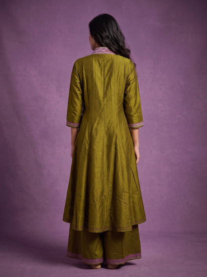 Green High V Neck Slik Kurta Set