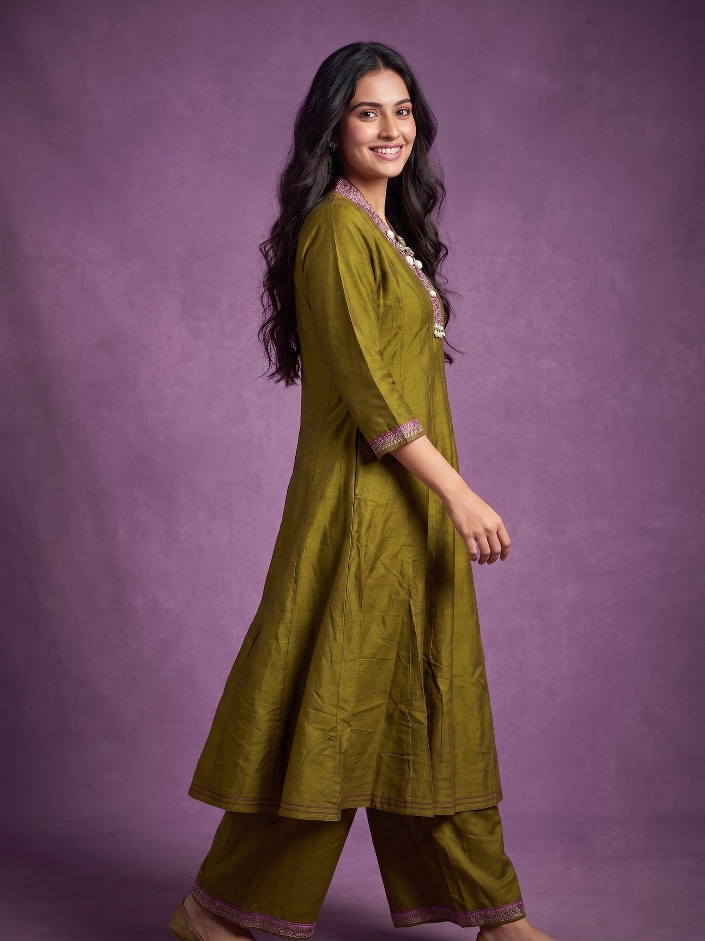 Green High V Neck Slik Kurta Set