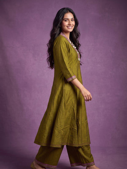 Green High V Neck Slik Kurta Set