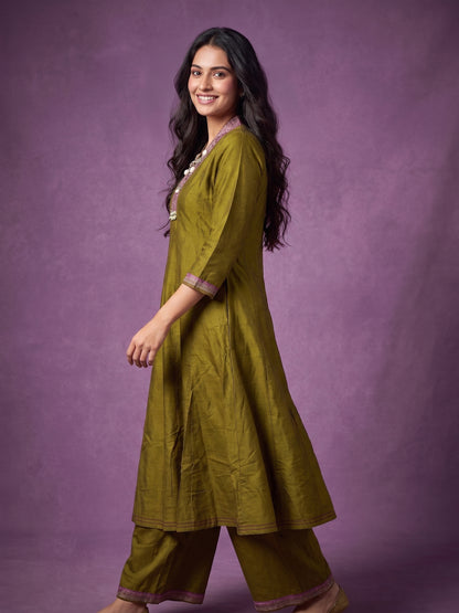 Green High V Neck Slik Kurta Set