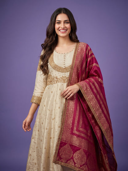 Ivory Round Neck Slik Kurta With Dupatta Set