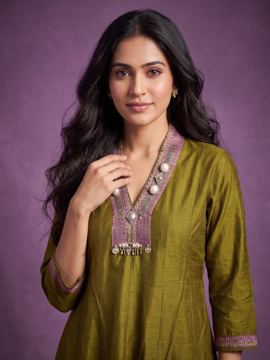 Kurta Set with Attached Jwellery - Silk Slub