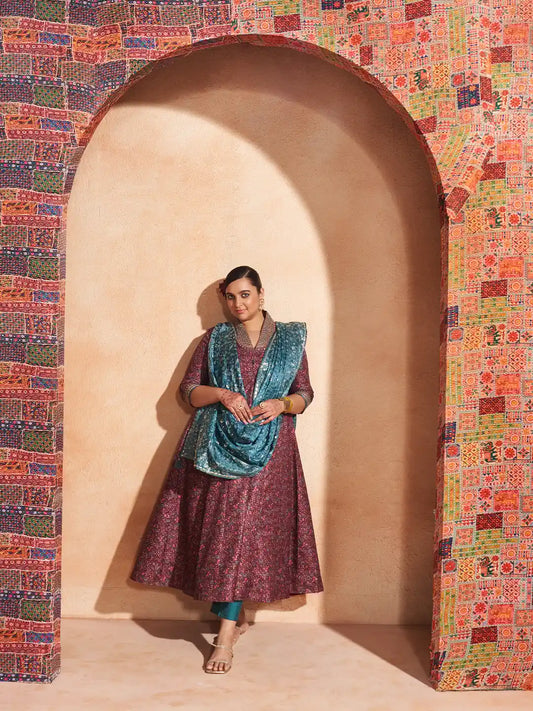 Span Wine V-Neck Silk Festive Gown