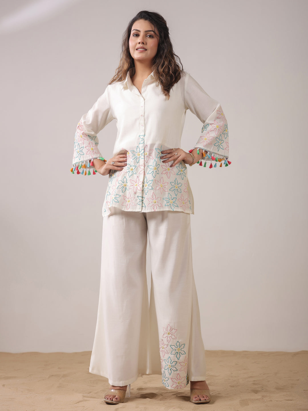 Span White Collar Neck Silk Cord Set