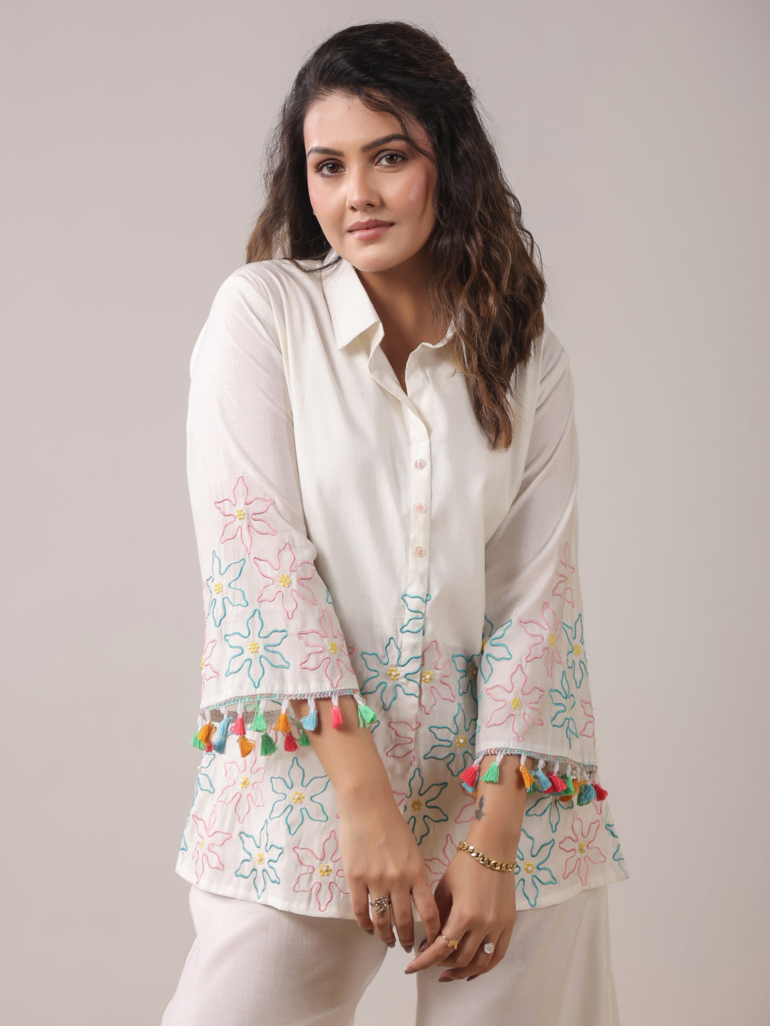 Span White Collar Neck Silk Cord Set