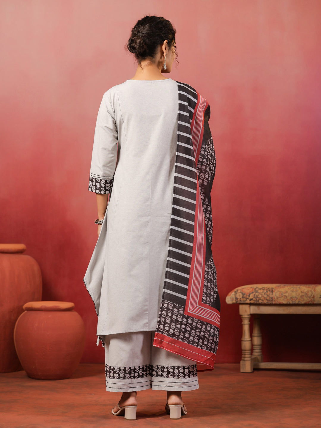 Span Grey Round Neck Cotton Kurta Set with Dupatta