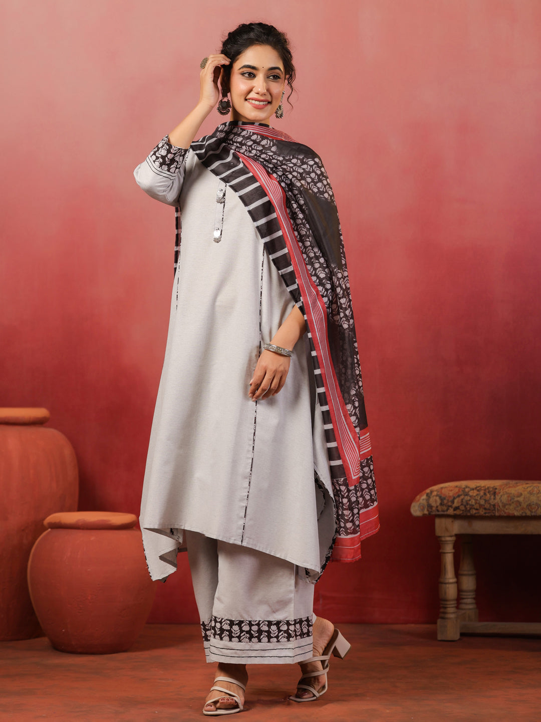 Span Grey Round Neck Cotton Kurta Set with Dupatta