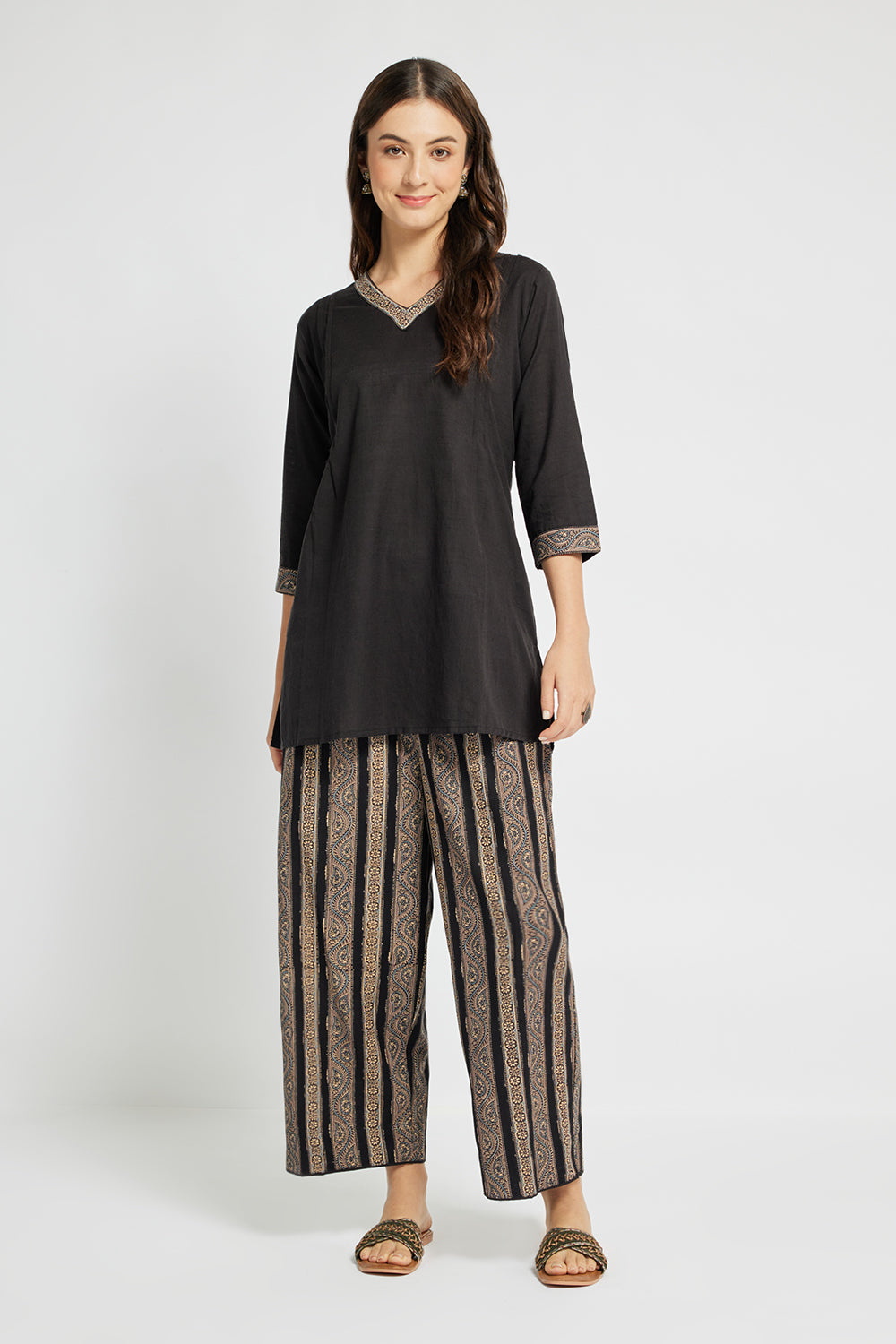 Span Black V-neck Cotton Co-Ord Set(Set of 2)