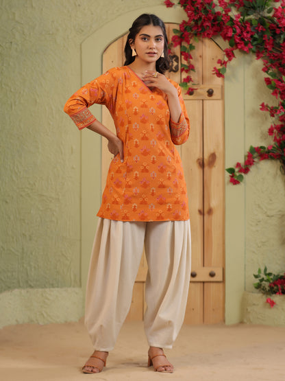 Span Orange V-Neck Rayon Casual Short Kurta