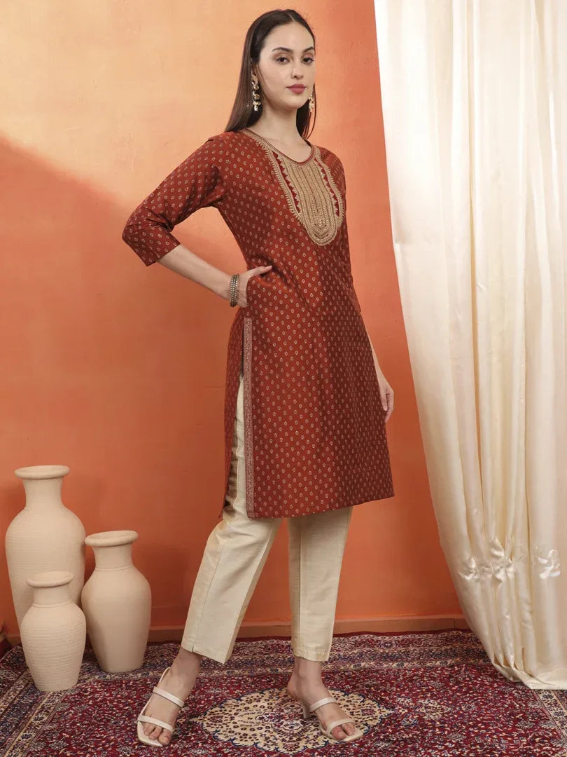 Span Maroon V-Neck Silk Kurta