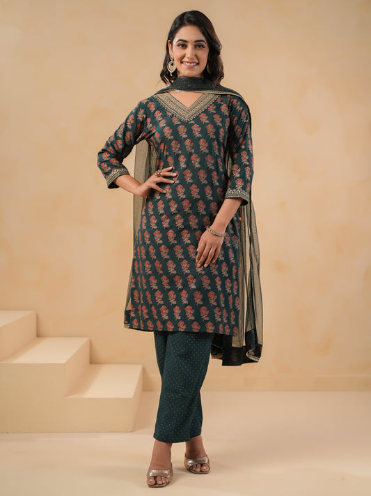 Span Green V Neck Silk Kurta Set with Dupatta