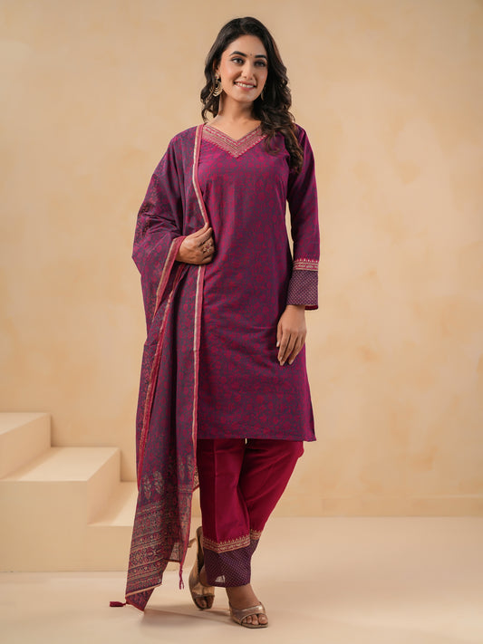 Span Pink V Neck Silk Kurta Set with Dupatta