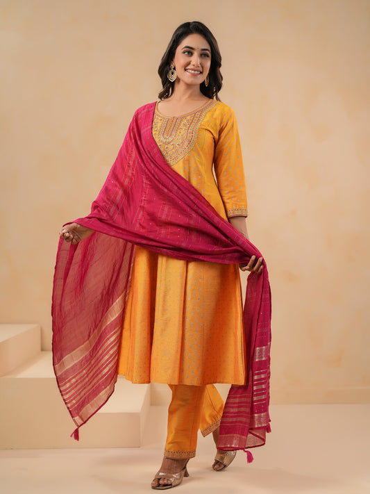 Span Yellow Round Neck Silk Kurta Set with Dupatta
