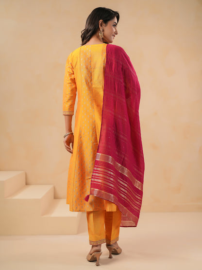 Span Yellow Round Neck Silk Kurta Set with Dupatta
