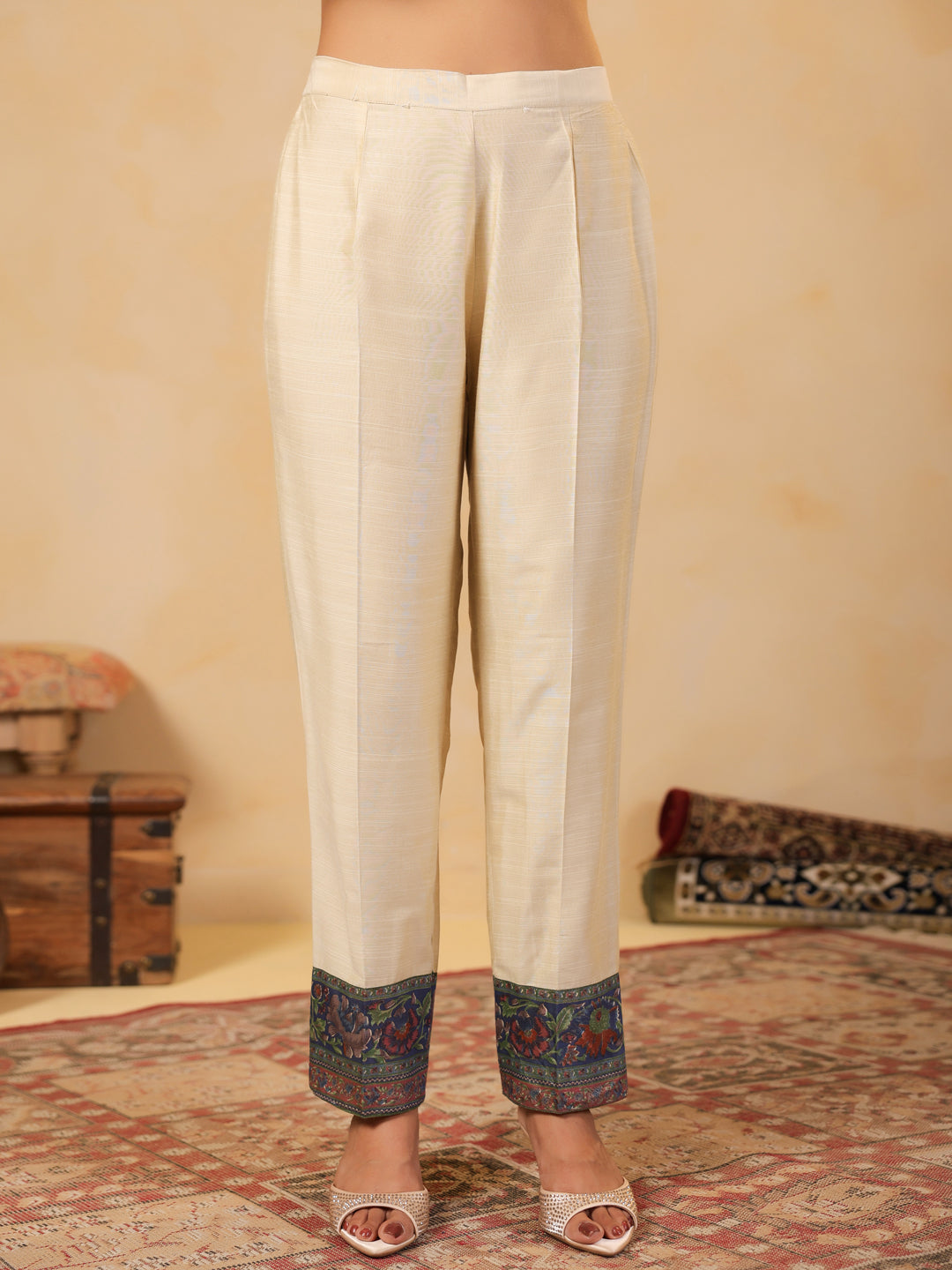 Span Ivory V Neck Silk Cord Set