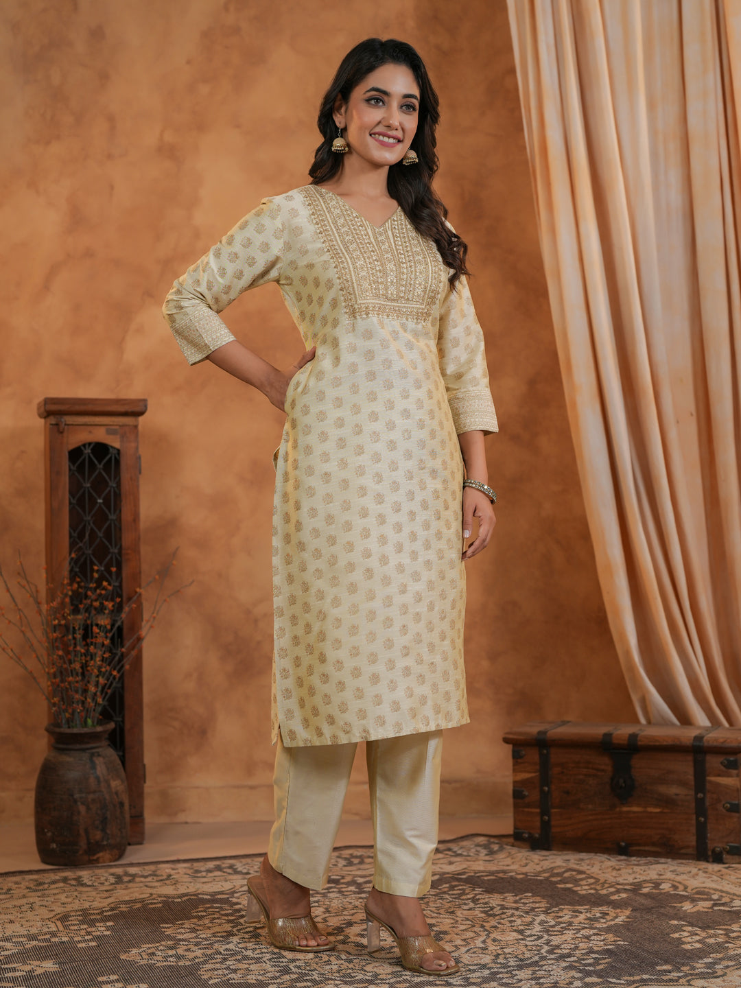 Span Ivory V Neck Silk Kurta