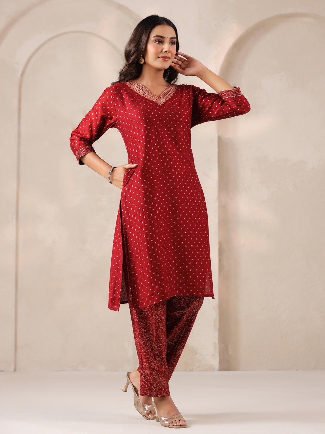 Span Burgundy V Neck VIsocse Cord Set