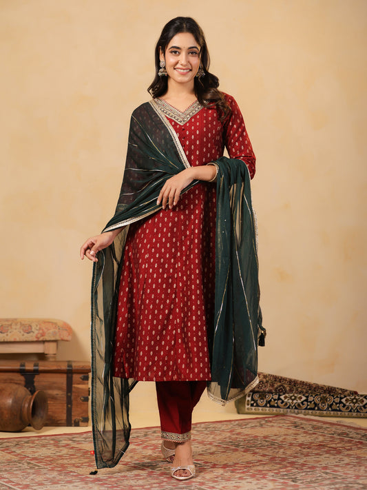 Span Burgundy V Neck Silk  Kurta Set with Dupatta