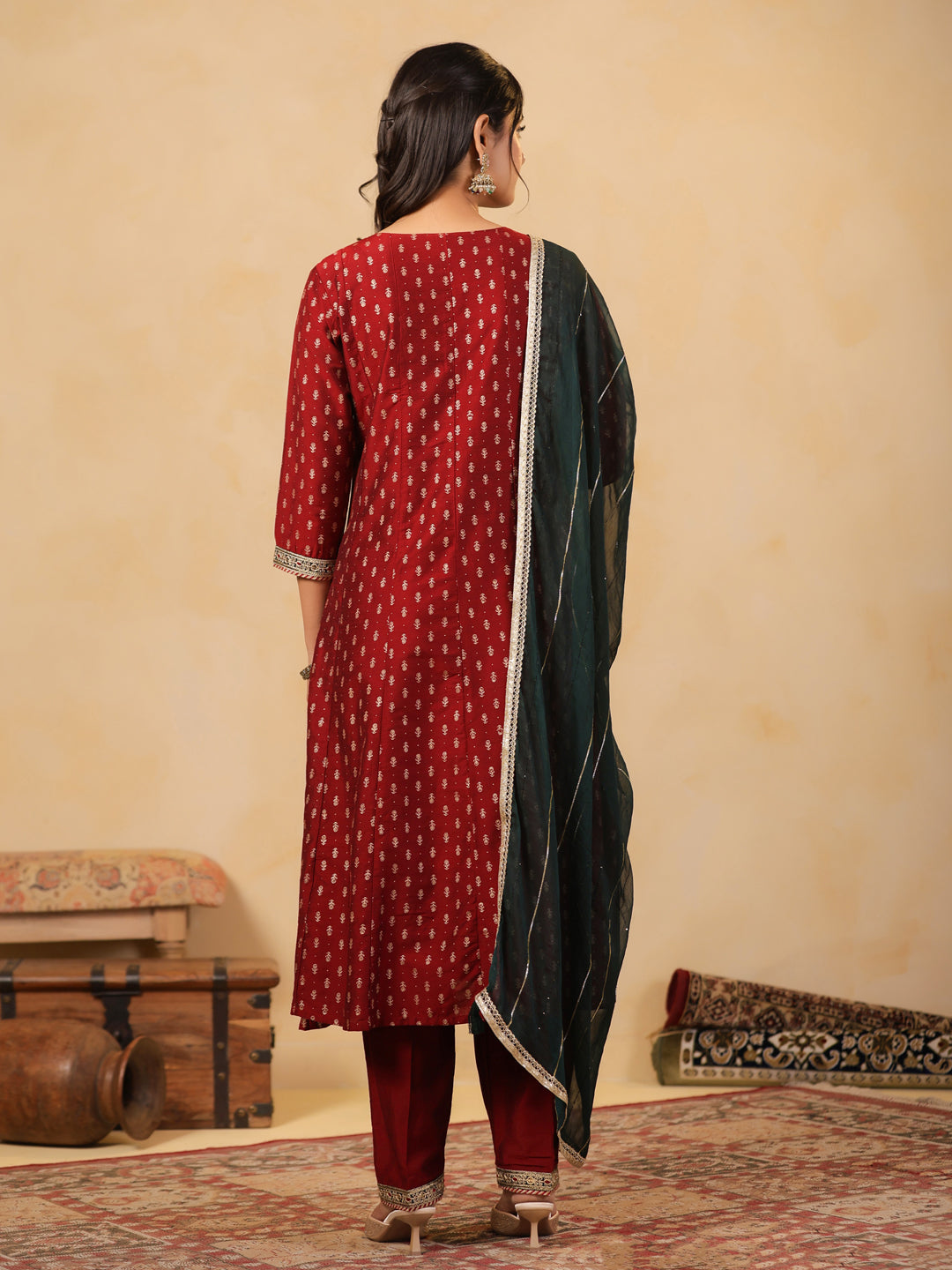 Span Burgundy V Neck Silk  Kurta Set with Dupatta