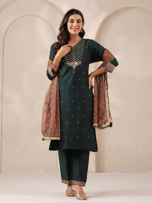 Span Green V Neck Silk Kurta Set with Dupatta