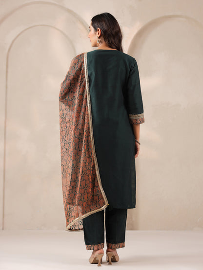 Span Green V Neck Silk Kurta Set with Dupatta