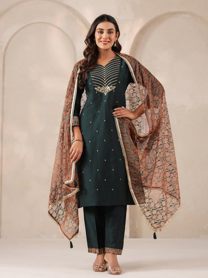 Span Green V Neck Silk Kurta Set with Dupatta