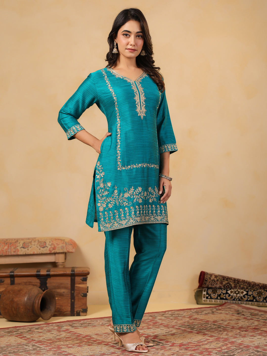 Span Blue Round V Neck Viscose Cord Set