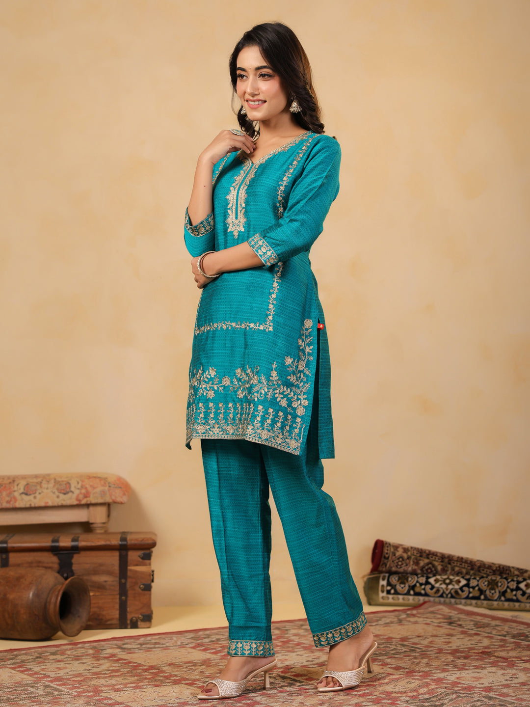 Span Blue Round V Neck Viscose Cord Set